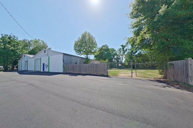 More details for 2800 N P St, Pensacola, FL - Industrial for Lease