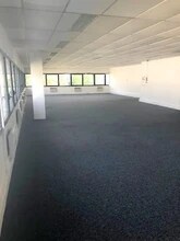 Rue Des Poiriers, Plaisir for lease Interior Photo- Image 2 of 7