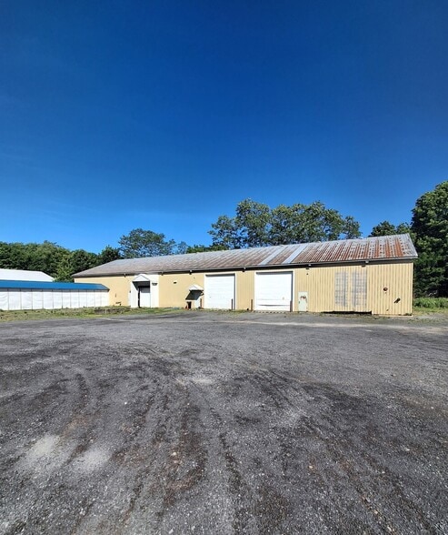 755 E Seneca St, Oswego, NY for lease - Building Photo - Image 3 of 3