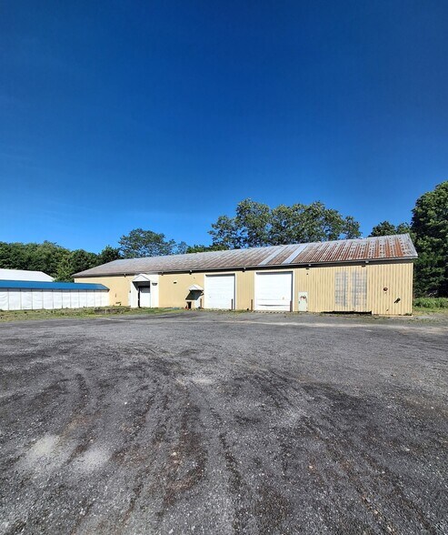 755 E Seneca St, Oswego, NY à louer - Photo du bâtiment - Image 3 de 3