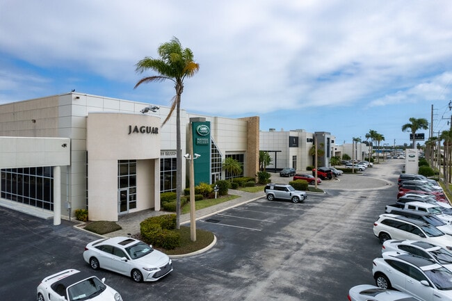 Plus de détails pour 1800-1850 E Merritt Island Cswy, Merritt Island, FL - Commerce de détail à vendre