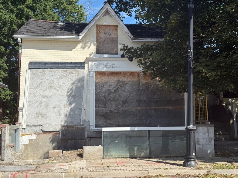 11 Chapel St, Bolton, ON à vendre - Photo du bâtiment - Image 1 de 1