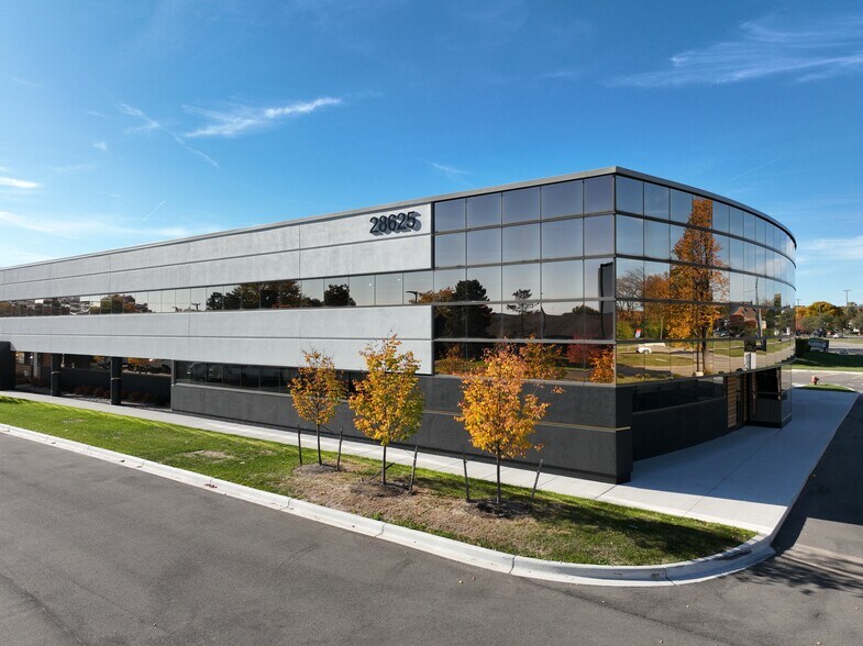 28625 Northwestern Hwy, Southfield, MI à louer - Photo principale - Image 1 de 9