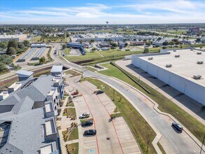 701 SW 17th St, Moore, OK - aerial  map view