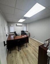 24548 E Main St, Columbus, NJ for lease Interior Photo- Image 2 of 5