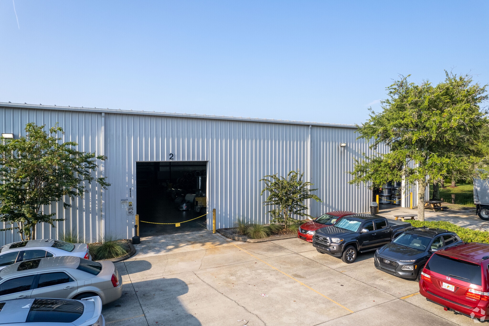 6940 Stuart Ave, Jacksonville, FL for lease Primary Photo- Image 1 of 8