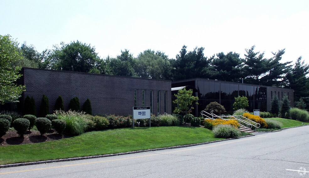 1425 Broad St, Clifton, NJ à louer - Photo du bâtiment - Image 2 de 4