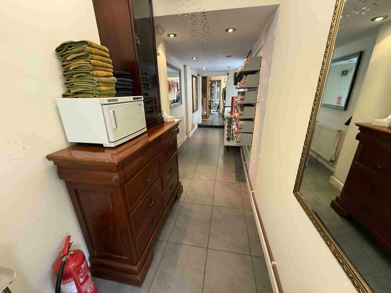 60-62 High St, Newcastle Under Lyme for sale - Interior Photo - Image 3 of 14