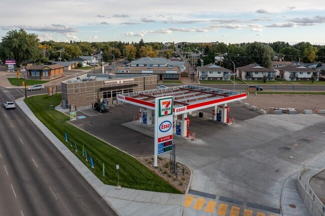 More details for Retail Service-Oriented Property – for Sale, Medicine Hat, AB