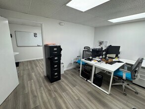 1052-1090 NW 53rd St, Fort Lauderdale, FL for lease Interior Photo- Image 2 of 8