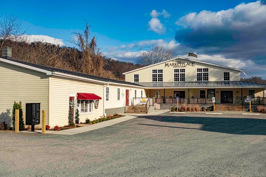 3 River Ln, Sperryville, VA à louer - Photo du bâtiment - Image 1 de 2