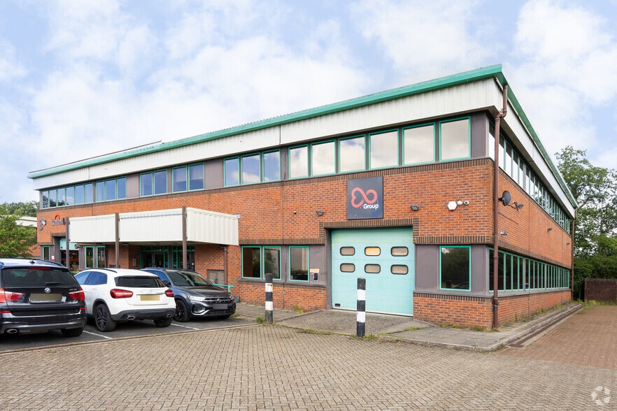 Perrywood Business Park, Redhill à louer - Photo principale - Image 1 de 2