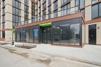 1100 W Grand Ave, Chicago, IL for lease Building Photo- Image 2 of 3