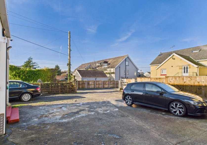 Pentre Rd, Carmarthen for lease - Building Photo - Image 2 of 2