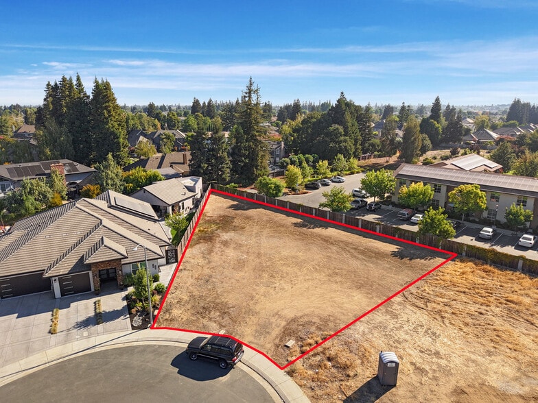 2339 Interlaken Ct, Lodi, CA for sale - Building Photo - Image 2 of 20