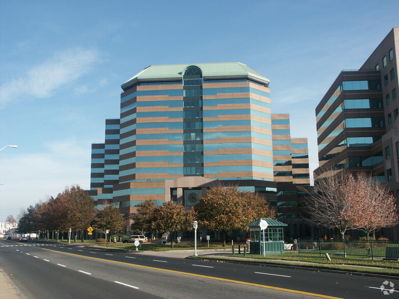 555 Long Wharf Dr, New Haven, CT à vendre - Photo du bâtiment - Image 1 de 1