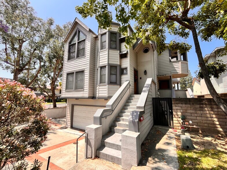 1033 La Cadena Ave, Arcadia, CA à vendre - Photo du bâtiment - Image 1 de 10