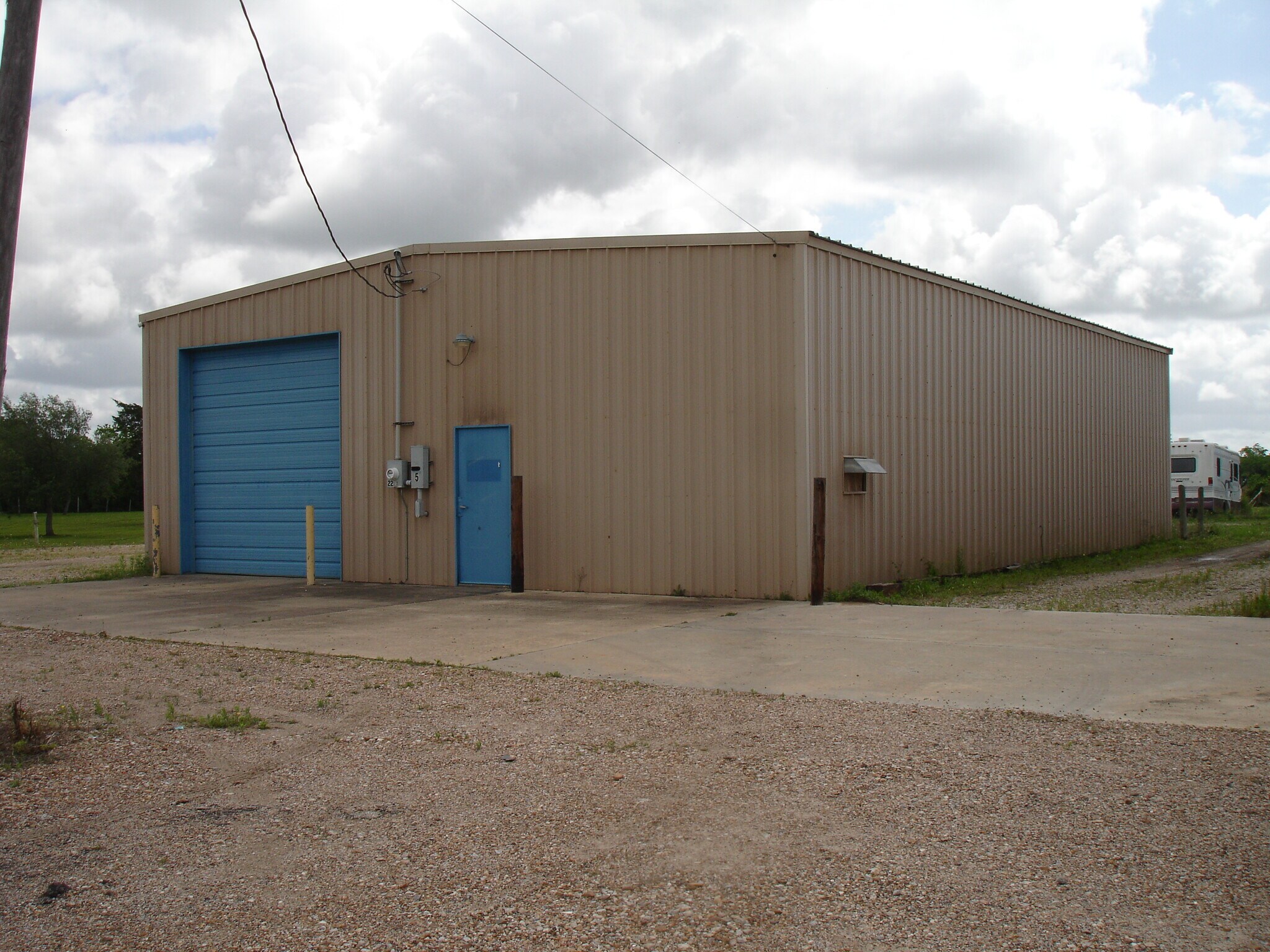 22013 Pearland Sites Rd, Alvin, TX for lease Primary Photo- Image 1 of 16
