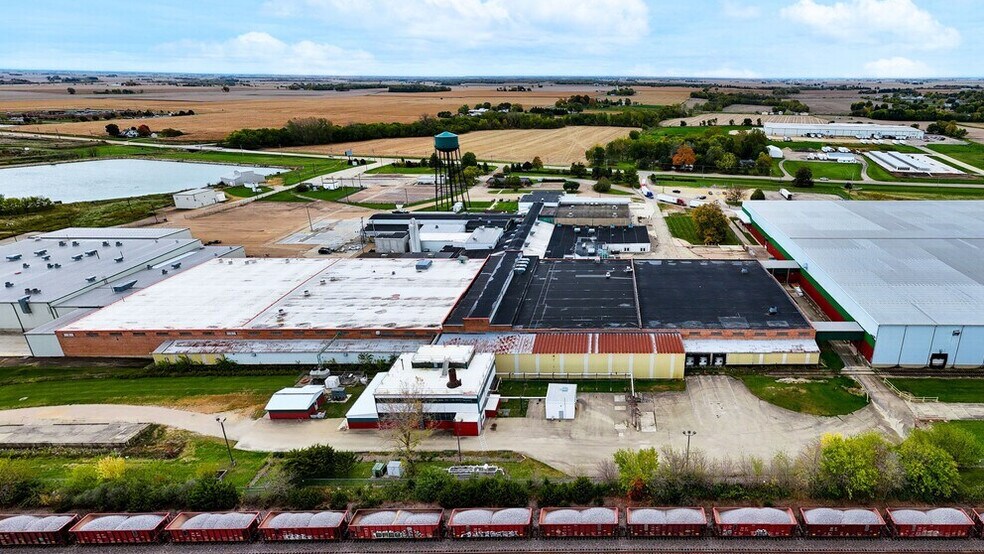 347 N 43rd Rd, Mendota, IL à louer - Photo du bâtiment - Image 2 de 20