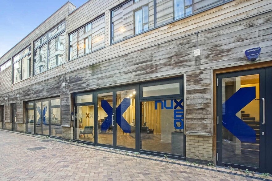 Green Mews, London for lease - Building Photo - Image 2 of 3