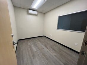 5859 Rosebud Ln, Sacramento, CA for lease Building Photo- Image 2 of 4