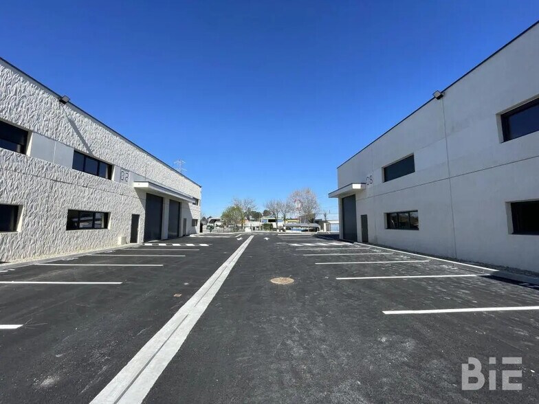 Local d'activités dans Mios à vendre - Photo du bâtiment - Image 3 de 9