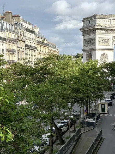 Office in Paris for sale - Aerial - Image 1 of 13