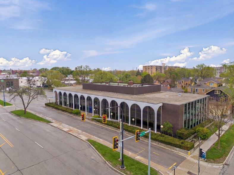 7101 N Cicero Ave, Lincolnwood, IL à louer - Photo du bâtiment - Image 3 de 9