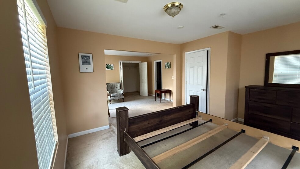 5212 Astor Pl SE, Washington, DC for lease - Building Photo - Image 3 of 113