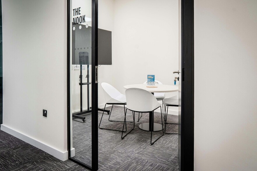 Millshaw Park Ln, Leeds for lease - Building Photo - Image 2 of 18