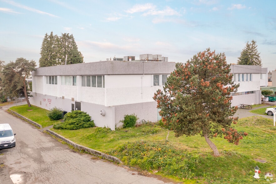 7060 Waltham Ave, Burnaby, BC à louer - Photo du bâtiment - Image 3 de 10