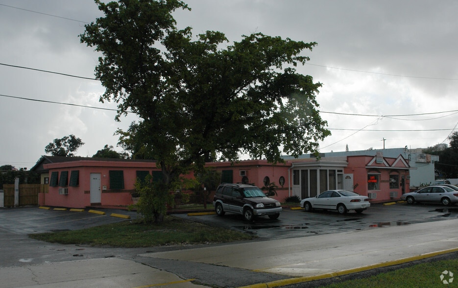 923-925 Old Federal Hwy, Hallandale Beach, FL for sale - Primary Photo - Image 1 of 2