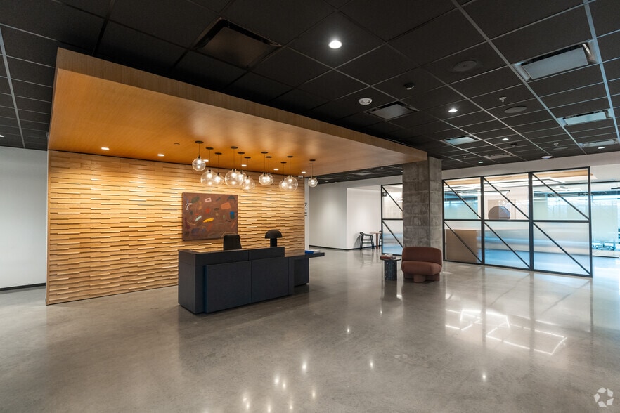 541 Church At North Hills St, Raleigh, NC for lease - Interior Photo - Image 3 of 30