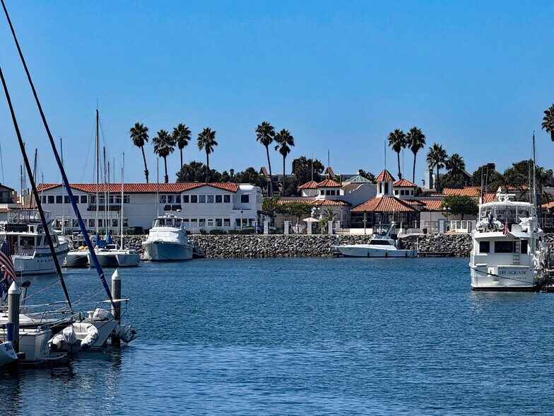 2800-2840 Harbor Blvd, Oxnard, CA à vendre - Photo du bâtiment - Image 1 de 12