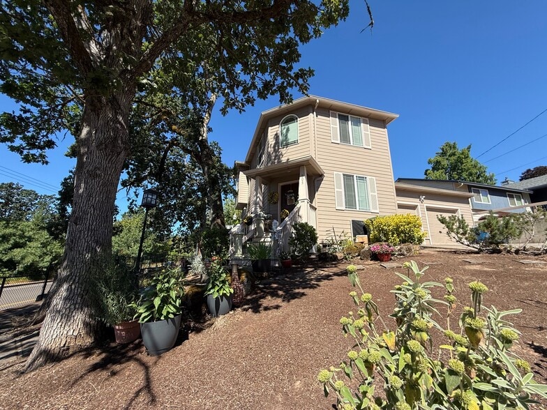 505 Woodland Dr NW, Salem, OR for sale - Building Photo - Image 2 of 2