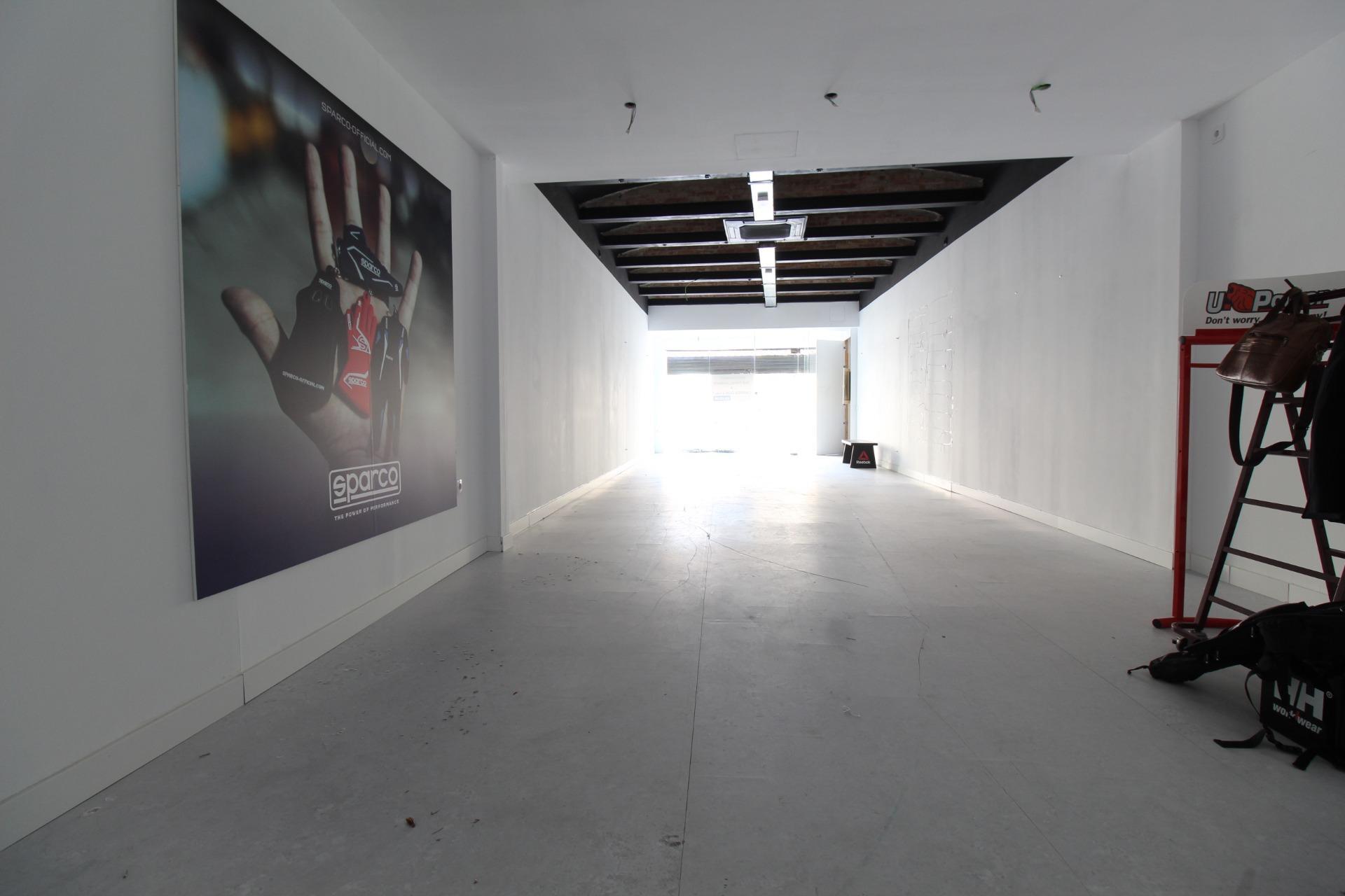 Retail in Vilanova i la Geltrú, Barcelona for lease Interior Photo- Image 1 of 7