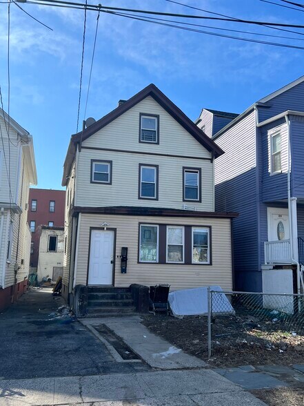 22 Monroe St, Mount Vernon, NY à vendre - Photo du bâtiment - Image 1 de 2