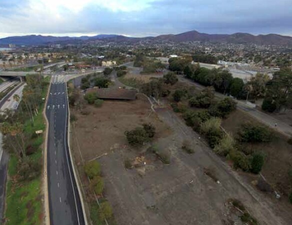 760 S Seaward Ave, Ventura, CA à louer - Photo du bâtiment - Image 2 de 4
