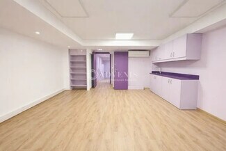 Plus de détails pour Multi-résidentiel à vendre