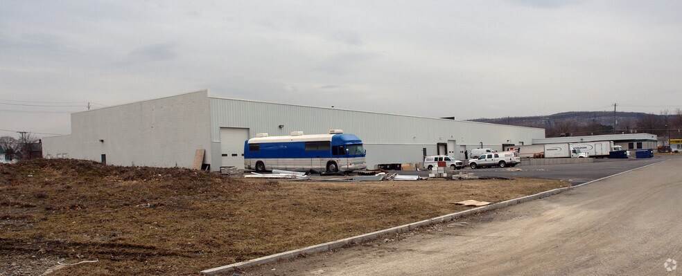 1300 College Ave, Elmira, NY à louer - Photo du bâtiment - Image 3 de 9