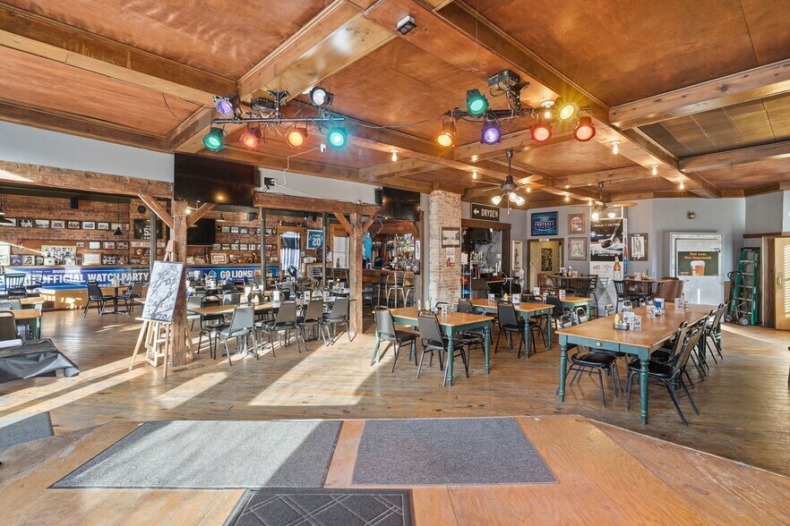 5505 Main St, Dryden, MI à vendre - Photo du bâtiment - Image 3 de 25