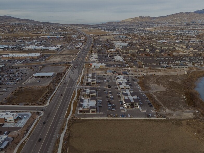 1022 N Redwood Rd, Saratoga Springs, UT for lease - Building Photo - Image 2 of 4