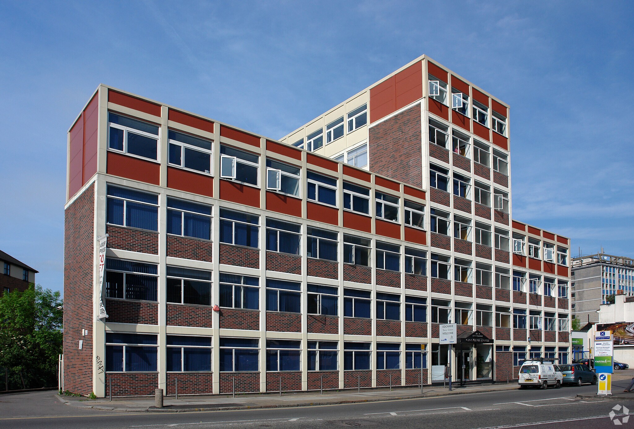 1 High St, Edgware à louer Photo principale- Image 1 de 4