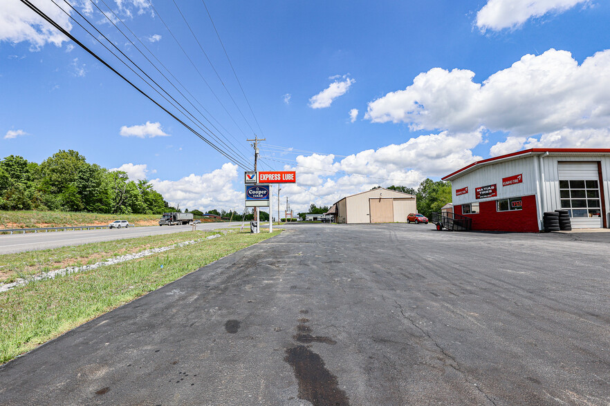 430 US-62 E, Eddyville, KY à vendre - Photo du bâtiment - Image 2 de 51