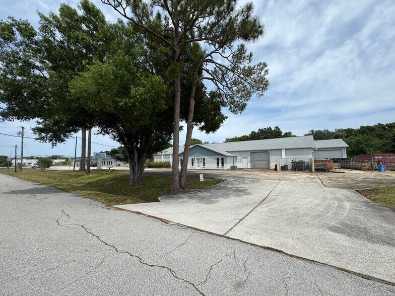1826 Baldwin St, Rockledge, FL à vendre - Photo du bâtiment - Image 3 de 21