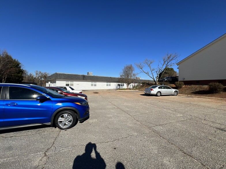 402 W Main St, Taylors, SC for sale - Building Photo - Image 3 of 27