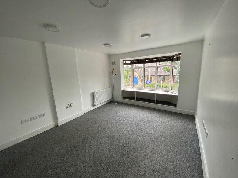 22 Church Rd, Cheadle for lease - Interior Photo - Image 2 of 5