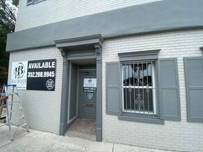 11 N Magnolia Ave, Ocala, FL à louer Photo du bâtiment- Image 2 de 2