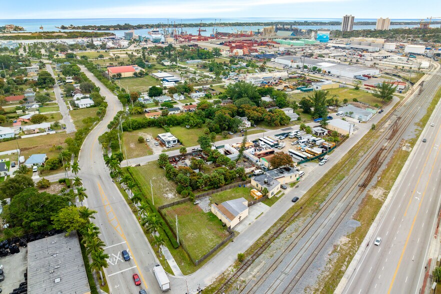 1204 Commercial St, West Palm Beach, FL à vendre - Photo du bâtiment - Image 2 de 4