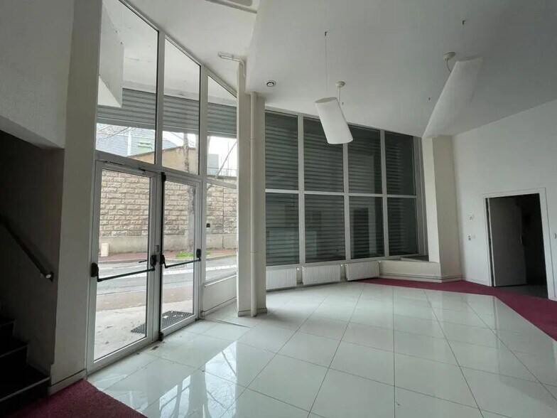 Flex dans Saint-Cloud à louer - Hall d’entrée - Image 3 de 5